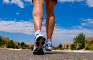 Caminar rápido podría ayudar a proteger de la diabetes